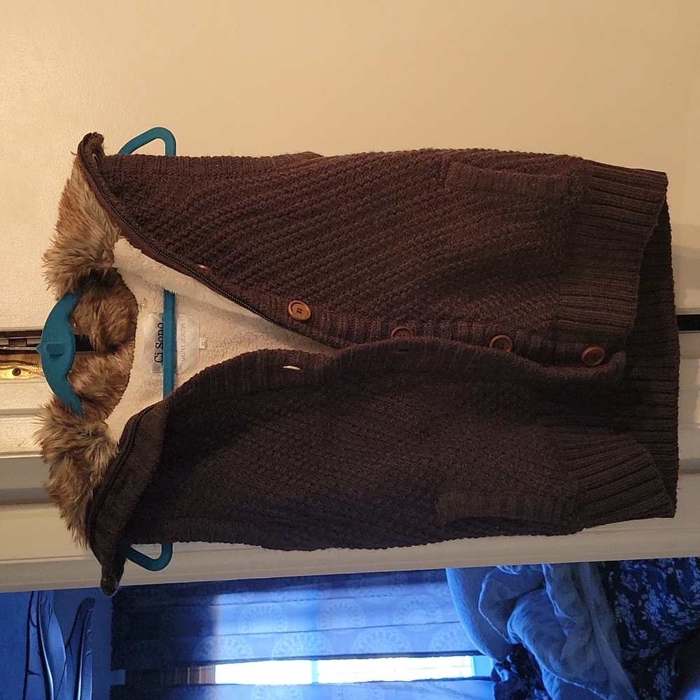 Brown knitted sweater vest with faux fur collar - Picture 4 of 5